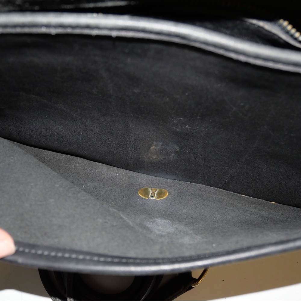 Coach - Picture 3 of 6